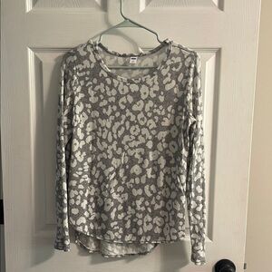 Old Navy Gray Leopard Print Long Sleeve Top